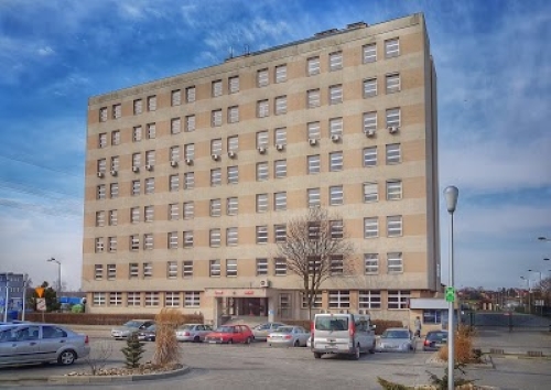 Budynek Urzędu Skarbowego Kraków-Nowa Huta na os. Bohaterów Września 80