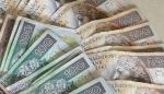 Waluta Polska. Banknoty o nominałach 100 i 200 zł