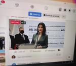Zrzut ekranu serwisu społecznościowego z trwającą transmisją briefingu