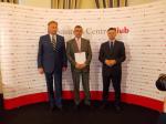 Gala XIII edycji konkursu BCC Urząd Skarbowy Przyjazny Przedsiębiorcy. Laureat Andrzej Panek Naczelnik Urzędu Skarbowego w Chełmnie, Wiceminister Finansów Jacek Kapica i Prezes BCC Marek Goliszewski