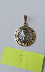 8 - zdjęcie przedstawia łańcuszek złoty, próba złota 0,585,  masa 7,29g;