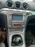 Samochód osobowy Ford S-Max, typu Van. Kolor srebrnobłękitny metalik. 