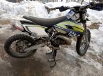 Motocykl Husqvarna TE 300, cross/enduro, rok prod. 2015,
poj. silnika 293cm3, zasilany benzyną