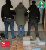 Zatrzymane paczki nielegalnych papierosów