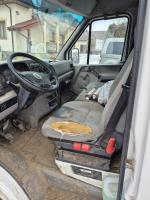 Samochód Volkswagen LT35, rmoc 80W, poj. 2461 cm3,
rok prod. 2004, wnętrze