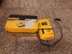 ładowarka szybka marki Dewalt 18V