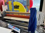 laminator rolowy koloru szaro czerwonego