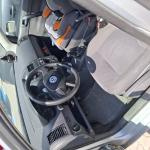 Samochód osobowy VW Polo, koloru srebrny metalik. Pięciodrzwiowy.