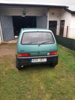 Samochód osobowy Fiaty Cinquecento 704 w kolorze zielonym