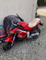 Motorower Gilera DNA50  koloru czerwonego 