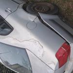 Samochód osobowy VW Passat koloru srebrnego, stan samochodu bardzo zły, poobijany i wyeksplatowany. 