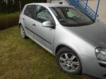 Volkswagen Golf rok produkcji 2005, bok