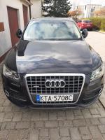 Samochód osobowy Audi Q5 w kolorze czarnym