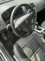 Samochód osobowy Volvo V50 w kolorze srebrnym