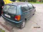 Volkswagen Polo  pojemność silnika 1390,00 cm³, rok produkcji 1997.
Zdjęcie przedstawia tylną klapę i prawy bok zielonego samochodu