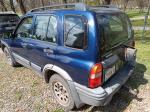 tył pojazdu Suzuki Vitara w kolorze niebieskim