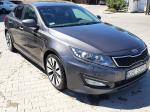 Samochód osobowy KIA Optima w kolorze srebrnym