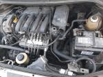  Samochód  osobowy RENAULT MEGANE SCENIC w kolorze srebrny metalik. Mocno zużyty. 