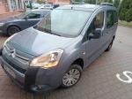Samochód osobowy Citroen Berlingo, Wielozadaniowy, rok prod. 2009,
poj. silnika 1560cm3, moc silnika 66,2kW, zasilany olejem napędowym, przód