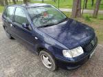 Samochód osobowy Volkswagen Polo, Hatchback, rok prod. 2000,
poj. silnika 999cm3, moc silnika 37kW, zasilany benzyną, manualna skrzynia biegów, przód samochodu