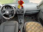 Samochód osobowy Volkswagen Polo, Hatchback, rok prod. 2000,
poj. silnika 999cm3, moc silnika 37kW, zasilany benzyną, manualna skrzynia biegów, wnętrze samochodu