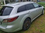 Samochód osobowy Mazda 6 kombi. Ciemne tylne szyby. 