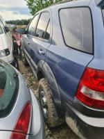 Samochód osobowy KIA Sorento kombi, w kolorze granatowym, rok produkcji 2002, przebieg ok. 259 tysięcy km, olej napędowy