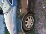 Volkswagen Passat, rok produkcji: 2002,
pojemność silnika 1896 cm³, moc silnika 96 kW,  olej napędowy.
Posiada przebieg przekraczający 400 000 km, zniszczoną powłokę lakierniczą, uszkodzone
lewe przednie drzwi oraz lewy przedni błotnik, uszkodzoną klapę bagażnika ze złuszczoną
warstwą szpachli oraz zniszczone wnętrze. 