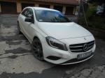 Samochód osobowy Mercedes Benz w kolorze białym