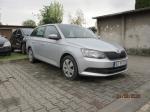 Skoda Fabia pojemność silnika 1422,00 cm³ Zdjęcie przedstawia prawy bok srebrnego samochodu;