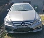 Samochód osobowy Mercedes Benz E350 CGI w kolorze srebrnym