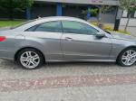 Samochód osobowy Mercedes Benz E350 CGI w kolorze srebrnym
