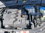 Samochód osobowy Audi A4 kombi, kolor granatowy metalizowany.  